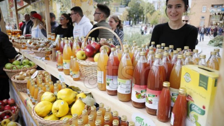 Panairi “Shqipëria punon tokën”, sjell produktin shqiptar më afër konsumatorit