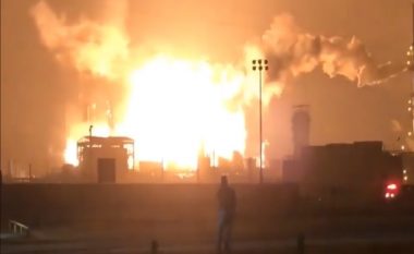 Shpërthim në një fabrikë kimike në Teksas – ishte aq i fuqishëm sa theu dritaret e shtëpive kilometra larg