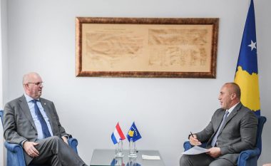 Ramush Haradinaj takohet me Presidentin e Federatës Evropiane të Ping Pongut dhe atë të Federatës së Kosovës