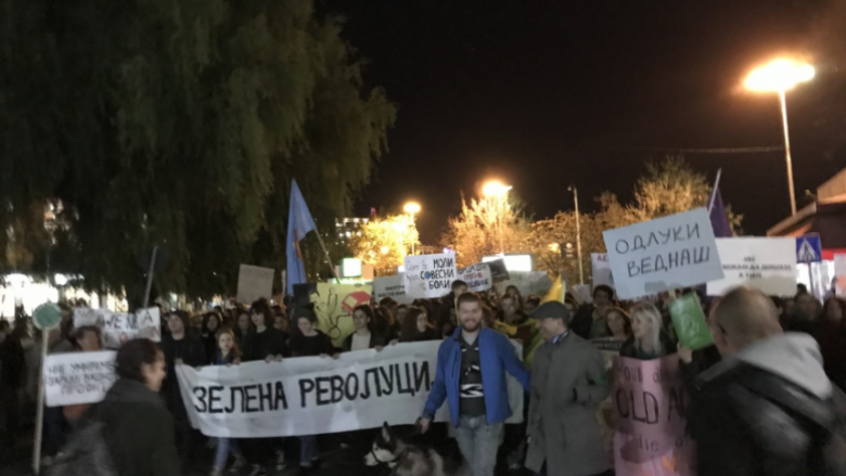 Shkup, protestohet kundër ndotjes së ajrit