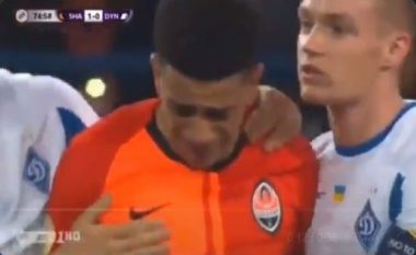 Momente pikëlluese nga ndeshja Shakhtar – Dinamo Kiev, derisa Taison largohej nga fusha me lot në sy shkaku i racizmit