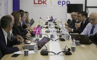 LVV insiston për takimin e liderëve, LDK thotë se takimi do të ndodhë kah mesi i javës së ardhshme