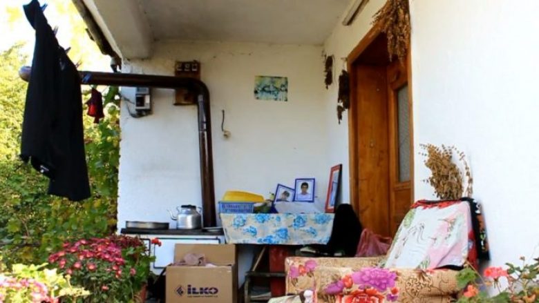 Tërmetet në Korçë, banorët e Vidohovës apel për ndihmë: Kemi mbetur jashtë