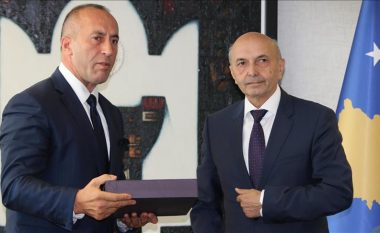 Mustafa i përgjigjet Haradinaj që tha se kush heq taksën është budalla