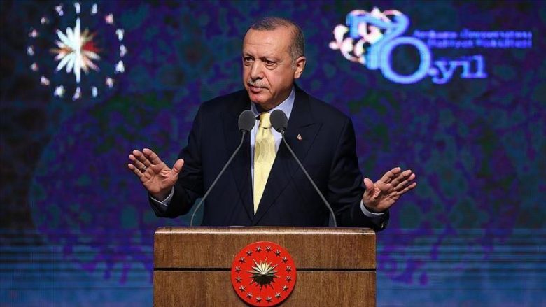 Erdogan thotë se Turqia arrestoi gruan e Baghdadit, nuk e lë pa thumbuar SHBA-në