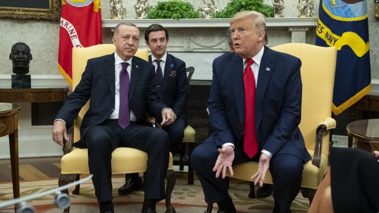 Trump, trysni Erdoganit për sistemin rus të raketave – detaje tjera të takimit ndërmjet presidentit amerikan dhe homologut të tij turk