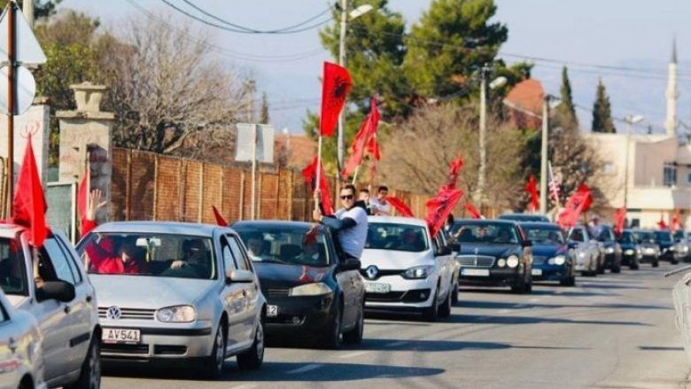 Mali i Zi aprovon Ligjin për simbolet, shqiptarët do të përdorin lirshëm flamurin