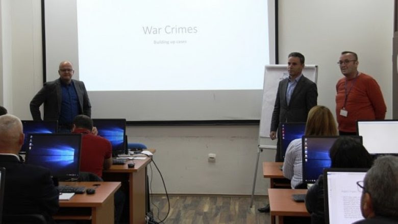 EULEX-i trajnon Njësinë e hetimit të krimeve të luftës në Policinë e Kosovës për ndërtimin dhe menaxhimin e rasteve