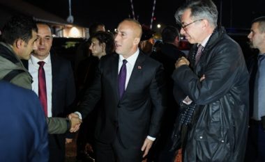 ​Haradinaj viziton Parkun Inovativ ku janë strehuar qytetarët nga Shqipëria