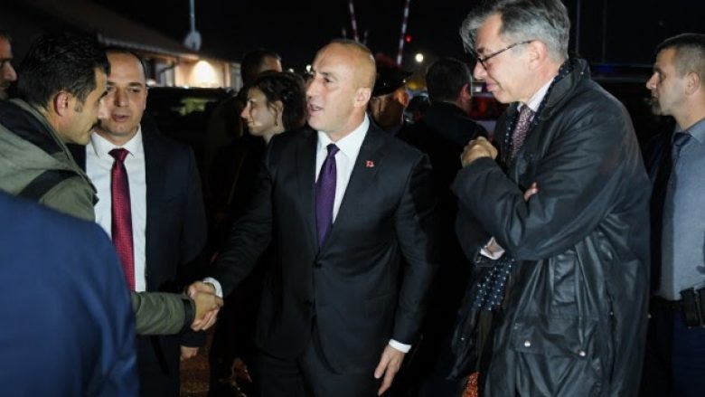 ​Haradinaj viziton Parkun Inovativ ku janë strehuar qytetarët nga Shqipëria