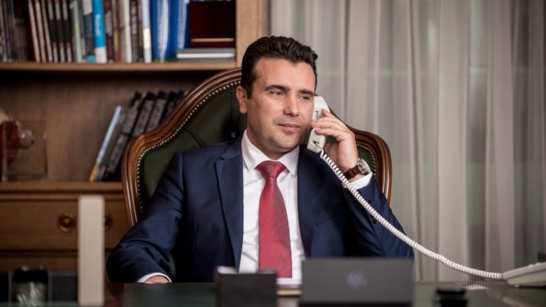 Zaev në bisedë telefonike me Petkovin: Do të vazhdojmë të punojmë për të hequr veton