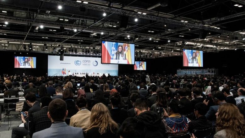 Ndryshimet klimatike tema kryesore në Madrid, liderët e diplomatët diskutojnë mes vete – bota më afër pikës pa kthim
