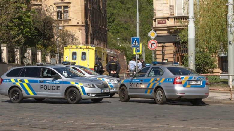 Të shtëna armësh në një spital në Çeki, vriten gjashtë persona – sulmuesi arratiset