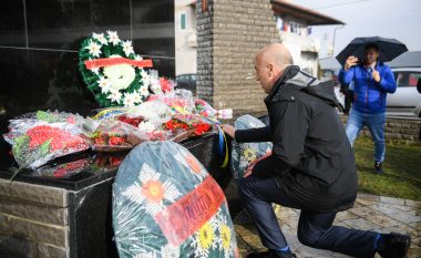 Haradinaj bëri homazhe në përvjetorin e vdekjes së komandantit Lulzim Morina