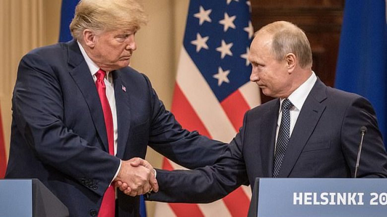 Vladimir Putin mbron Donald Trump pas akuzave ndaj tij