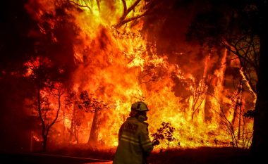 Zjarret në Australi do të përkeqësohen edhe më shumë ndërsa pritet të afrohet një tjetër valë ekstreme e nxehtësisë