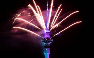 Spektakël fishekzjarresh në Zelandën e Re, ajo tashmë është në dekadën e re