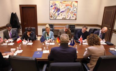 Pacolli takon ambasadorët e Quintit në Kosovë