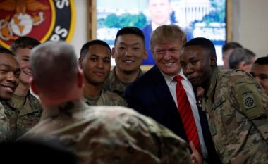 Asnjë celular dhe asnjë shkrim në Twitter – si u mbajt i fshehtë udhëtimi i presidentit Trump në Afganistan