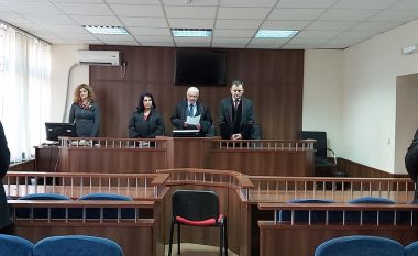 Gjakovë: I akuzuari për vrasje të rëndë në tentativë dhe posedim të paautorizuar të armës, dënohet me tre vjet e dy muaj burg