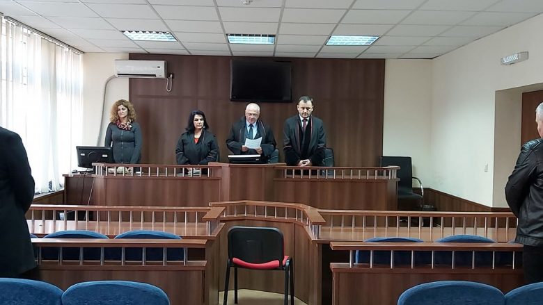 Gjakovë: I akuzuari për vrasje të rëndë në tentativë dhe posedim të paautorizuar të armës, dënohet me tre vjet e dy muaj burg