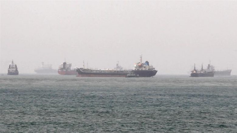 Piratët sulmojnë anijen cisternë në brigjet e Nigerisë, marrin peng 19 anëtarë të ekuipazhit