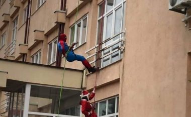 “Spiderman” dhe “babadimri” arrijnë në QKUK