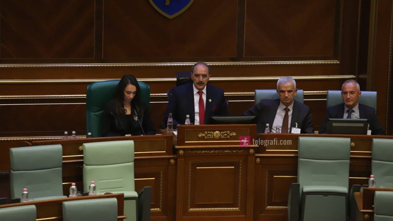 Seanca konstituive e Kuvendit të Kosovës