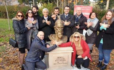 Busti i Skënderbeut vendoset në Parma të Italisë