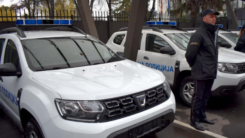 Gjermania dhuron tetë makina “Dacia Duster” për MPB-në e Maqedonisë