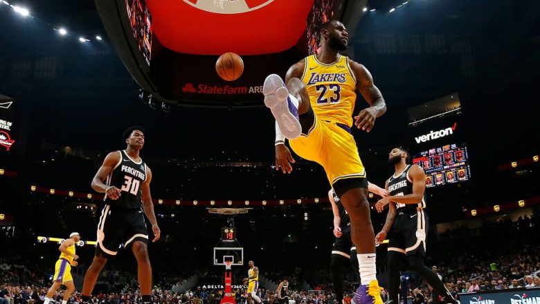 Lakers të pandalshëm, triumfojnë edhe në udhëtim te Hawks