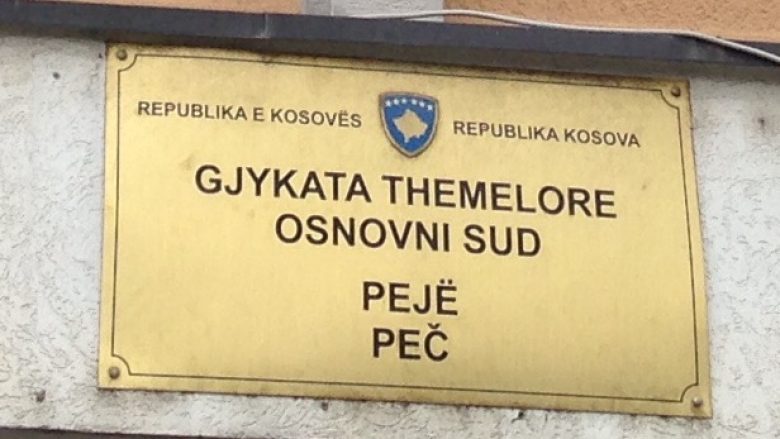 Gjashtë muaj burgim për zyrtarin komunal në Pejë, vodhi fjalëkalimet për të paguar tatimet