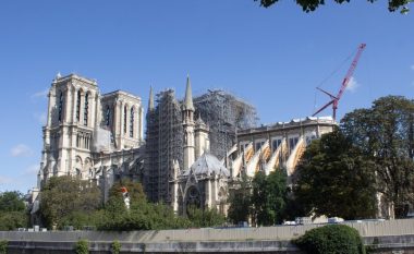 Katedralja e Notre Damit, për herë të parë pas 200 vitesh nuk do të zhvillojë meshën e Krishtlindjeve