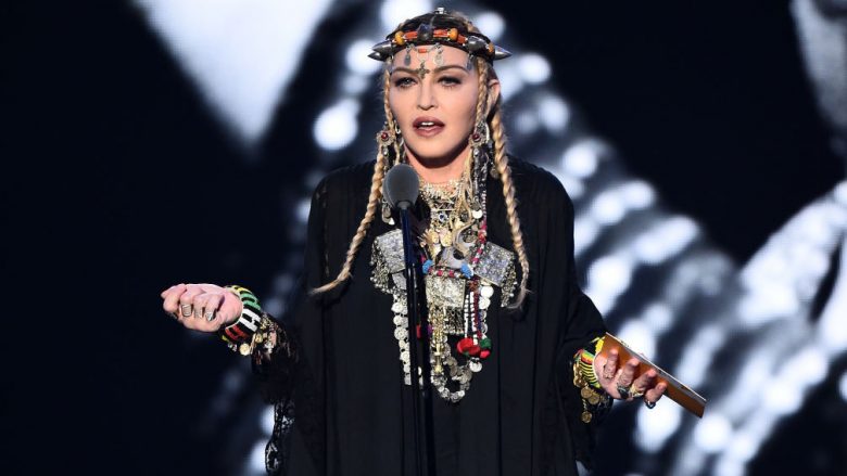 Madonna planifikon lidhje afatgjate me të dashurin 25 vjeçar