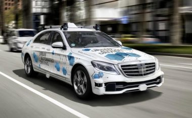 Mercedes po i teston në Shtetet e Bashkuara taksitë që voziten vet