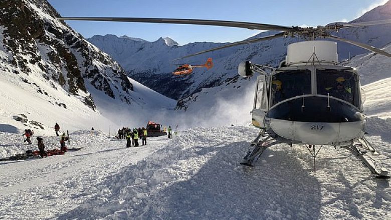 Orteku masiv nga 460 metra lartësi, mbyti tre persona dhe lëndoi dy të tjerë në Alpet Italiane