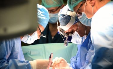 Në Klinikën e Kirurgjisë Torakale kryhen tri operacione me VATS, asistojnë ekspertë nga Turqia