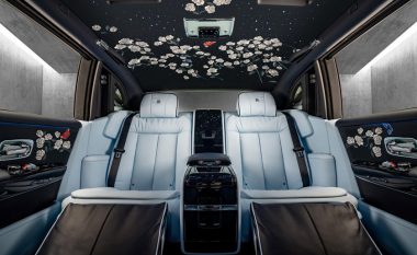 Rolls-Royce Phantom me mbi një milion trëndafila të qepura në pjesën e brendshme