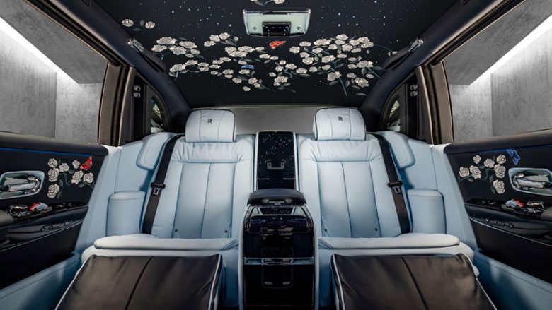Rolls-Royce Phantom me mbi një milion trëndafila të qepura në pjesën e brendshme