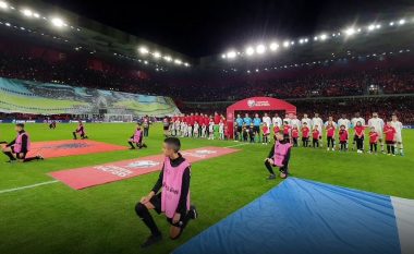 UEFA e dënon Shqipërinë me mijëra euro për vërshëllimin e himnit të Francës dhe hedhjen e gjësendeve në terren