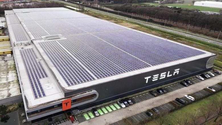 Fabrika e Teslas në Gjermani pritet t’i prodhojë 500 mijë makina në vit