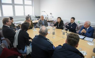 Haradinaj viziton të strehuarit nga Shqipëria në Parkun Inovativ në Prizren