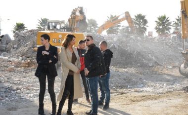 Angela Martini viziton rrënojat në Durrës pas tërmetit: U largova nga ky qytet besimplotë se gjithçka do të zgjidhet për ta
