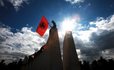 Miratohet ligji në Mal të Zi - shqiptarëve iu lejohet përdorimi dhe shfaqja publike e simboleve nacionale