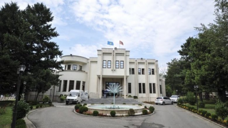 Kërkohet shkarkimi e tre drejtorëve në Prizren të akuzuar për keqpërdorim të pozitës