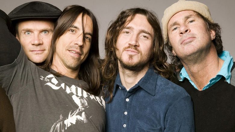 Kitaristi John Frusciante rikthehet në Red Hot Chili Peppers pas dhjetë vitesh