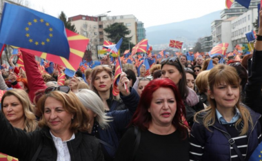 Kriza COVID-19 dyfish e ka rritur numrin e grave të varura nga ndihma shtetërore në Maqedoni