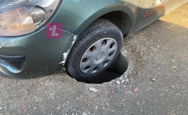 Aksident në Prishtinë, “vetura bie në puset” 