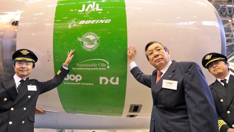 Shefi i ‘Japan Airlines’ shkon në punë me autobus dhe merr pagë më të vogël se disa prej punëtorëve të tij