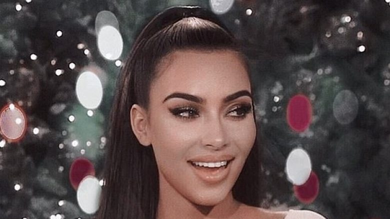 Kim Kardashian kritikohet nga fansat për dekorimet e Krishtlindjes në shtëpinë e saj në Kaliforni